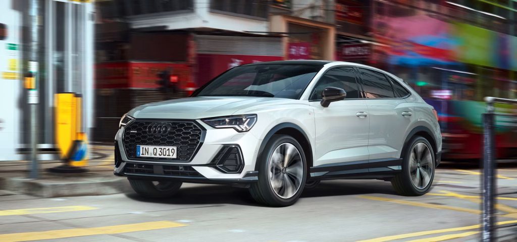 Audi Q3 sportback 2025 en un ambiente urbano